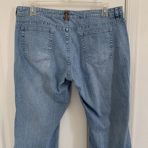 Lee One True Fit Bootcut Jeans Mid Rise Light Wash Blue Petite Size 18 WP - Picture 6 of 7